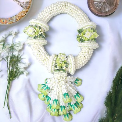 พวงมาลัยพุดใหญ่รัดข้อมาลัยแบน3ตำแหน่งอุบะพุ่มสี(ลูกค้าเลือกได้8สี)