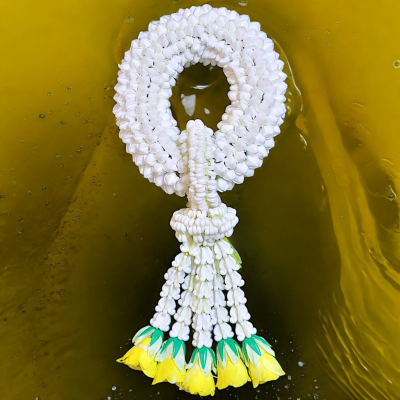 พวงมาลัยพุดใหญ่รัดข้อลักอุบะแขกสี(ลูกค้าเลือกสีได้8สี)