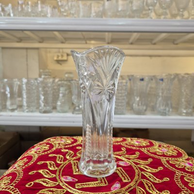 แจกันแก้ว สูง 15 ซม. ปากกว้าง 6 ซม.