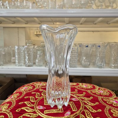 แจกันแก้ว สูง 19 ซม. ปากกว้าง 9 ซม.