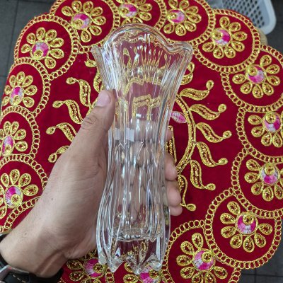 แจกันแก้ว สูง 19 ซม. ปากกว้าง 9 ซม.