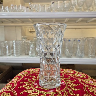 แจกันแก้ว สูง 20 ซม. ปากกว้าง 8 ซม.