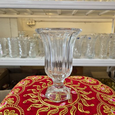 แจกันแก้ว สูง 19 ซม. ปากกว้าง 12 ซม.