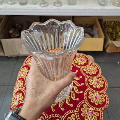 แจกันแก้ว สูง 22 ซม. ปากกว้าง 12 ซม.