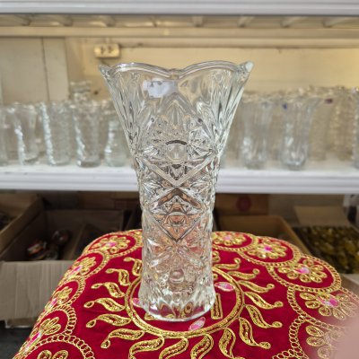 แจกันแก้ว สูง 23 ซม. ปากกว้าง 13 ซม.