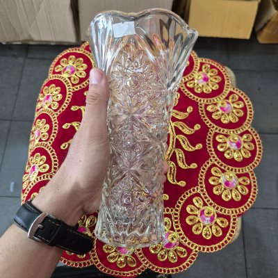 แจกันแก้ว สูง 23 ซม. ปากกว้าง 13 ซม.