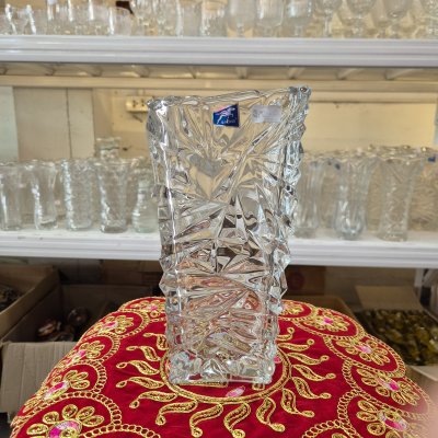 แจกันแก้ว สูง 24 ซม. ปากกว้าง 12 ซม.