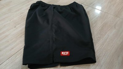 Used Shorts Mizuno brand M  ( W24/H36/L16" )