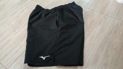 Used Shorts Mizuno brand M  ( W24/H36/L16" )