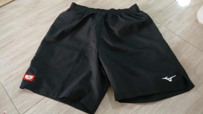 Used Shorts Mizuno brand M  ( W24/H36/L16" )
