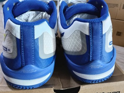 Used Shoes Mizuno Wave Medal 8