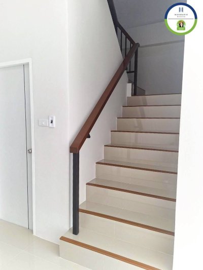 ทาวน์โฮมใหม่ 2 ชั้น สไตล์โมเดิร์น