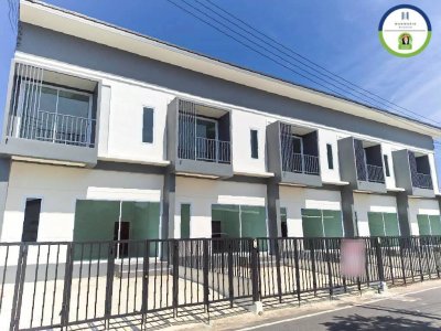 ทาวน์โฮมใหม่ 2 ชั้น สไตล์โมเดิร์น