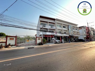อาคารพาณิชย์ โซนบ้านดู่ ทำเลดี  ติดถนนอุปลีสาน ใกล้ รพ.สรรพสิทธิประสงค์