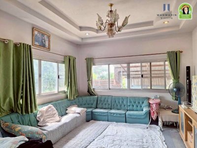 บ้านเดี่ยวชั้นเดียว 2 หลังบนเนื้อที่เดียวกัน ติดถนนหลักอุบลฯ-กันทรลักษ์