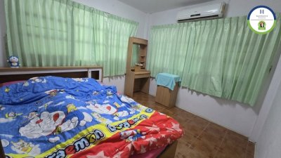 บ้านเดี่ยวชั้นเดียว ใกล้ถนนใหญ่ อยู่กลางชุมชน