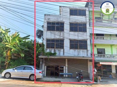 อาคารพาณิชย์ 3 ชั้น ติดถนนหลวง