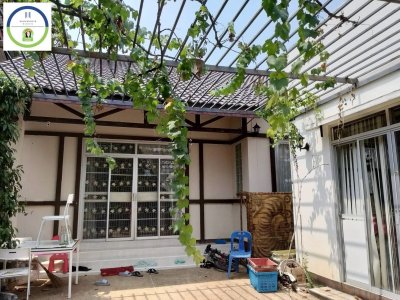 บ้านชั้นเดียว หน้าบ้านวิวสระน้ำ ในหมู่บ้านอ่างทอง