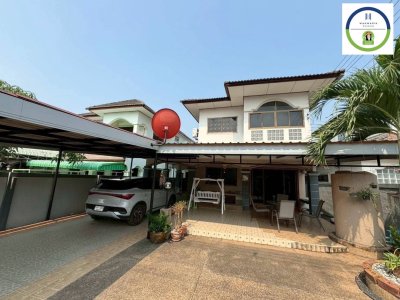 บ้านหลังใหญ่ต่อเติมพร้อมอยู่  ในซอยเทคโน