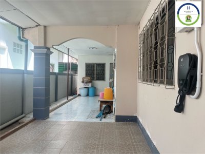 บ้านหลังใหญ่ต่อเติมพร้อมอยู่  ในซอยเทคโน
