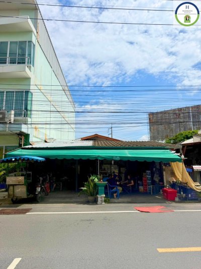 ที่ดินพร้อมอาคารชั้นเดียว ทำเลทองติดถนนใหญ่