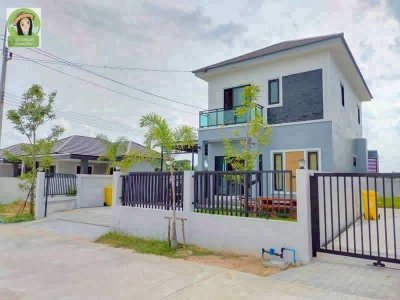 บ้านเดี่ยว 2 ชั้น สวย สภาพดี ทำเลดี เป็นบ้านหัวมุมติดถนน 2 ด้าน โ