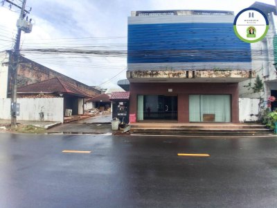 ขายบ้านพร้อมสิ่งปลูกสร้าง บนถนนชวาลาใน ทำเลค้าขาย