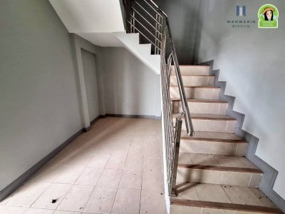 บ้านเดี่ยว 2 ชั้น หลังใหญ่ ตรงข้ามร้านหนังสือฟิลาเดลเฟีย เมืองศรีไค