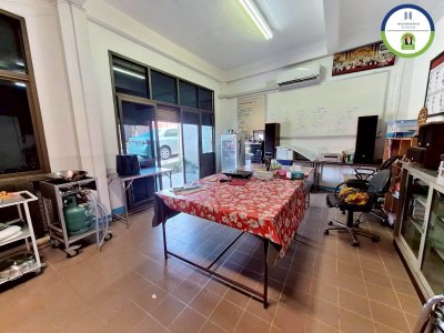 อาคารพาณิชย์ 3 ชั้น ติดถนนหลวง ทางลงมูล