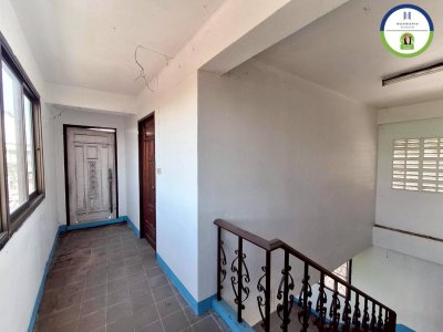 อาคารพาณิชย์ 3 ชั้น ติดถนนหลวง ทางลงมูล