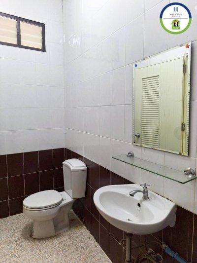 อาคารพาณิชย์ 2 ชั้น 2 คูหา ทำเลดี ติดถนนอุบลฯ-ตระการ