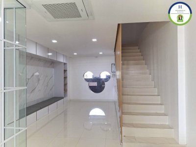 อาคารพาณิชย์ทำเลดีติดถนนนิกรพัฒนา โซนบิ๊กซี