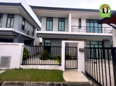 บ้านเดี่ยว สองชั้น หลังริมด้านใน