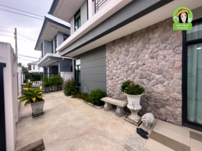 บ้านเดี่ยว สองชั้น หลังริมด้านใน