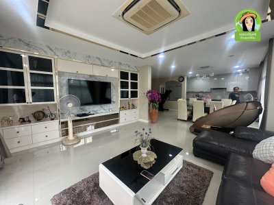 บ้านเดี่ยว สองชั้น หลังริมด้านใน