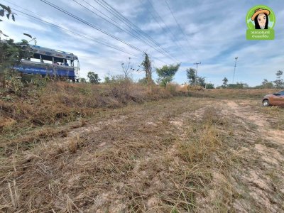 ที่นาติดถนนหลักตำบลยางสักกระโพหลุ่ม