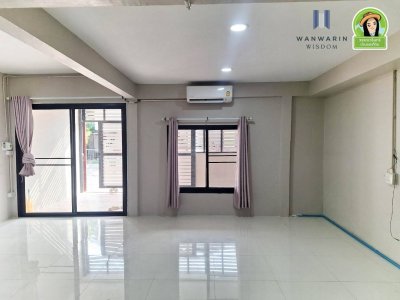 บ้าน 2 ชั้นในโครงการเอื้ออาทรวารินชำราบ