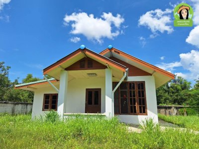 บ้านเดี่ยวชั้นเดียว บนพื้นที่แปลงสวยติดถนน 2 ด้าน