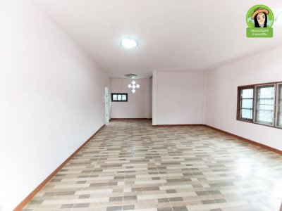 บ้านเดี่ยวชั้นเดียว บนพื้นที่แปลงสวยติดถนน 2 ด้าน