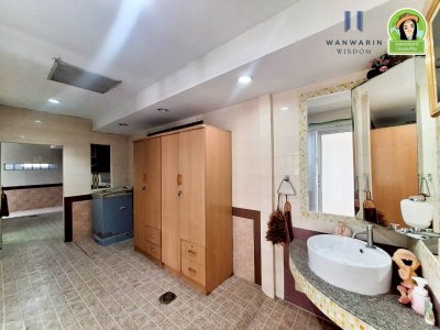 บ้าน 2 ชั้น ในโครงการบ้านเอื้ออาทรห้วยคุ้มเฟส 1