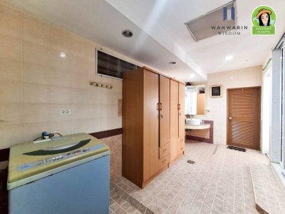 บ้าน 2 ชั้น ในโครงการบ้านเอื้ออาทรห้วยคุ้มเฟส 1