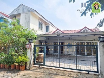 บ้าน 2 ชั้น ในโครงการบ้านเอื้ออาทรห้วยคุ้มเฟส 1