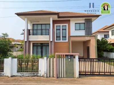 บ้านเดี่ยวสองชั้นในโครงการบ้านสาริน 11