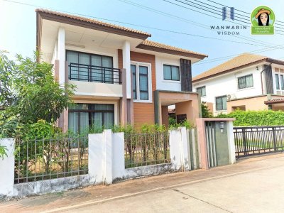 บ้านเดี่ยวสองชั้นในโครงการบ้านสาริน 11