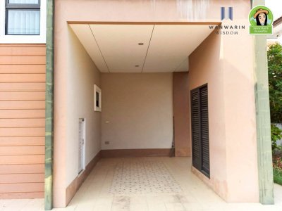 บ้านเดี่ยวสองชั้นในโครงการบ้านสาริน 11