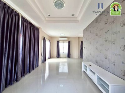 บ้านเดี่ยวสองชั้นในโครงการบ้านสาริน 11