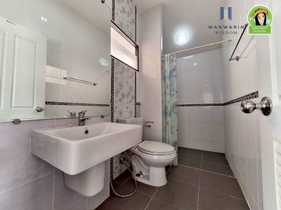 บ้านเดี่ยวสองชั้นในโครงการบ้านสาริน 11