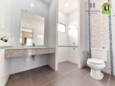 บ้านเดี่ยวสองชั้นในโครงการบ้านสาริน 11