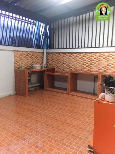 ทาวน์เฮ้าส์ ถนนคลังอาวุธ-ชยางกูร-แจ้งสนิท