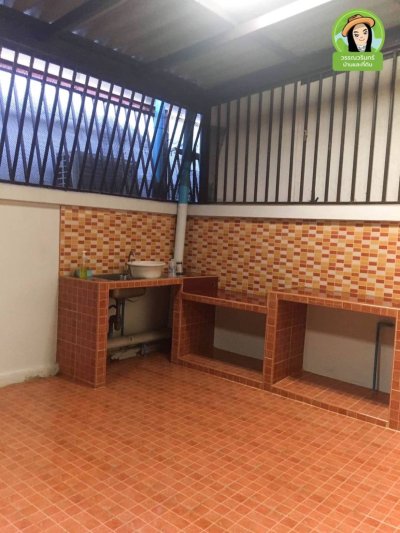 ทาวน์เฮ้าส์ ถนนคลังอาวุธ-ชยางกูร-แจ้งสนิท